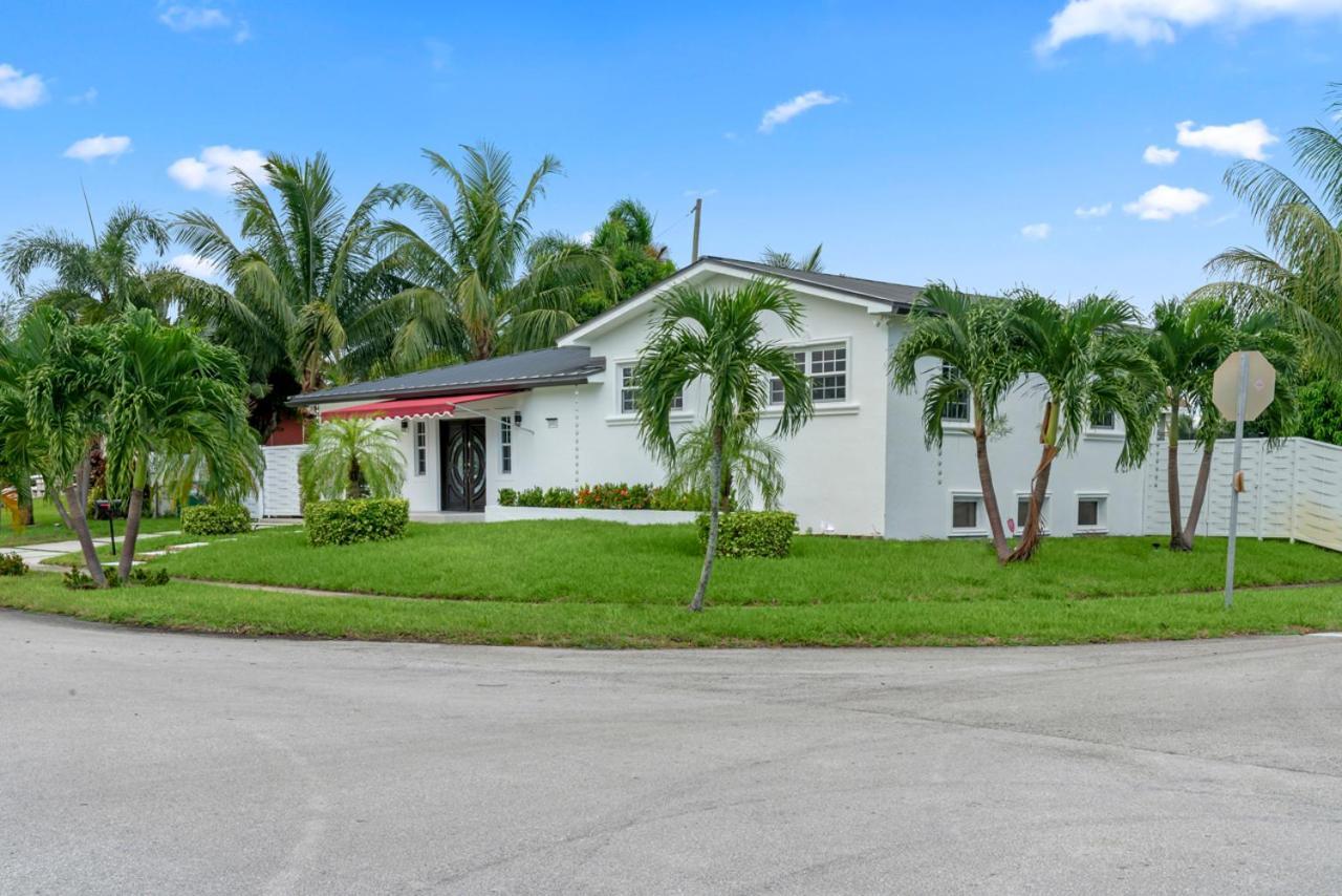 Miami Fun Home With Pool & Games L30 Bagian luar foto