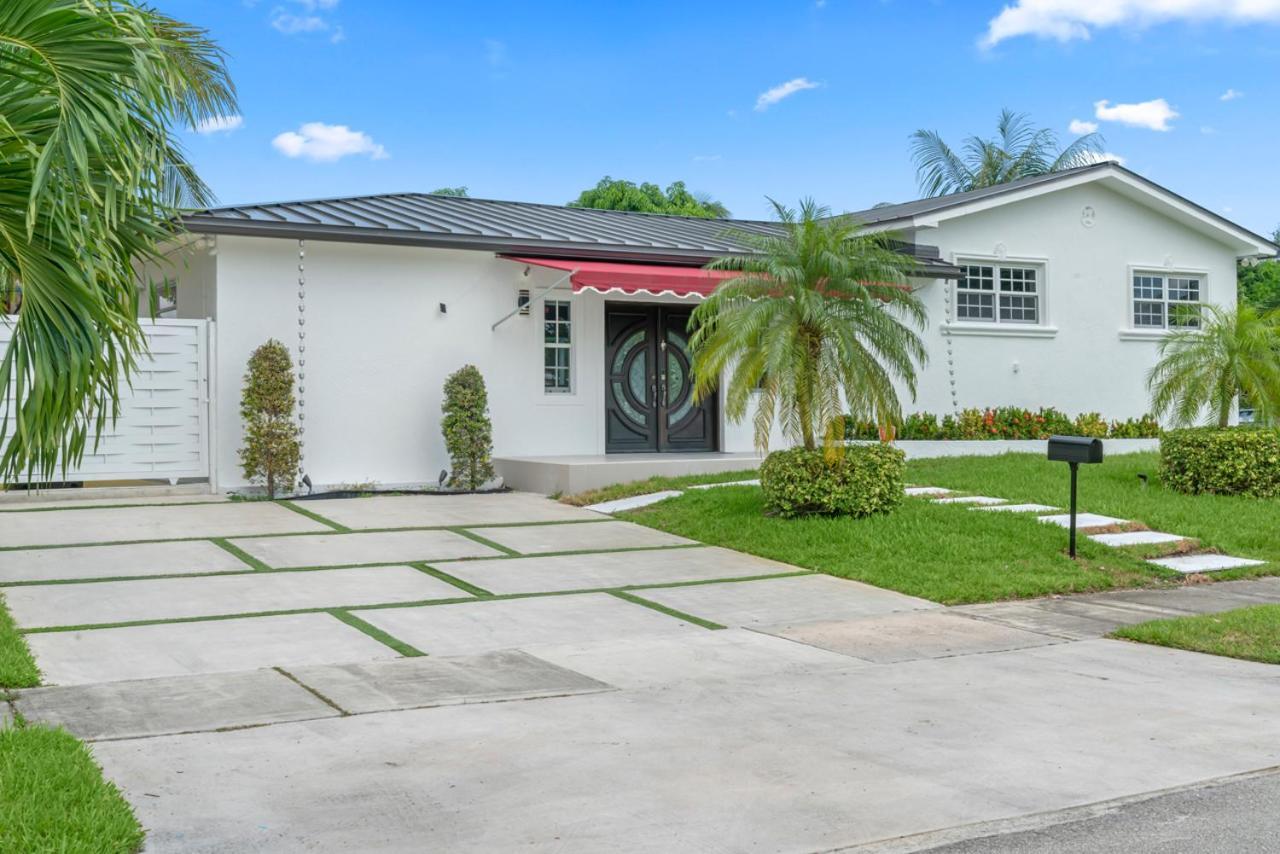 Miami Fun Home With Pool & Games L30 Bagian luar foto